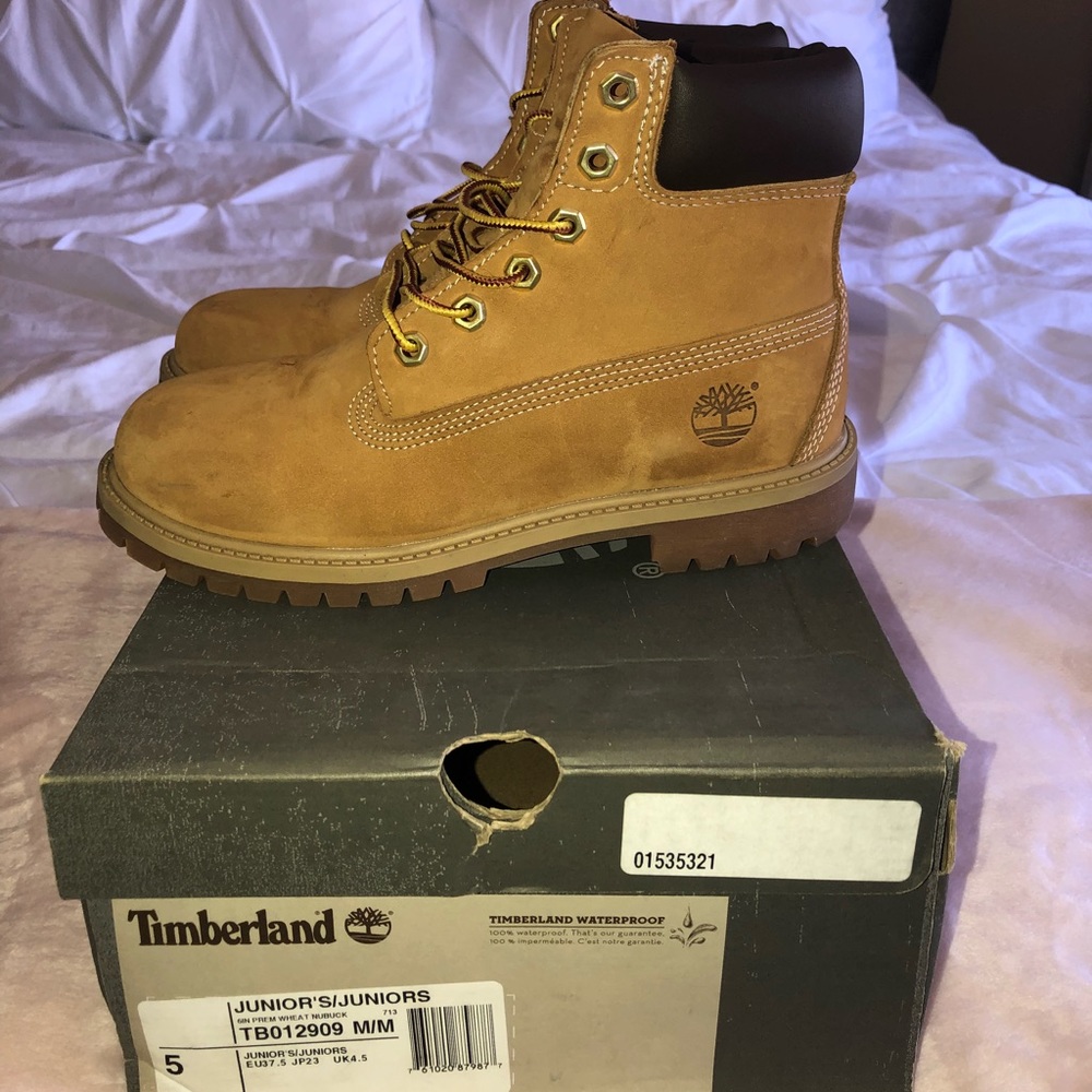 Size 5Y (7 in women) Wheat Timberlands